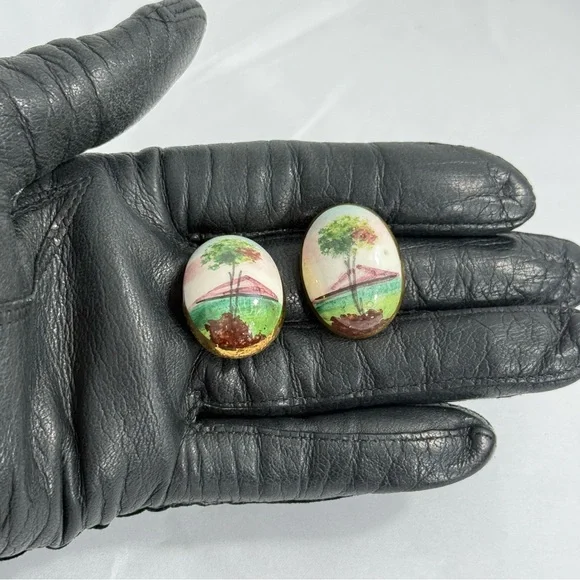 Vintage Satsuma Clip-On Earrings, Handpainted Mountain Scape Porcelaine Earrings - Picture 3 of 9